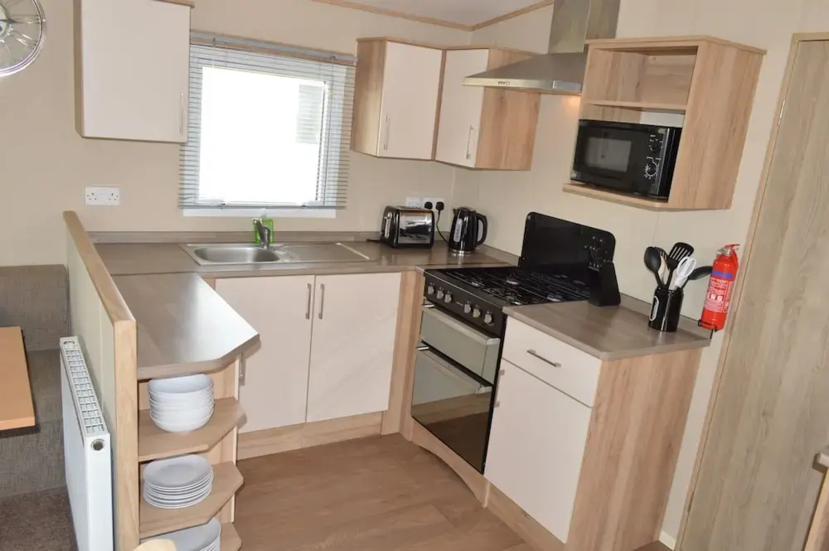 Tattershall Lakes Luxury Caravan With Hot tub
