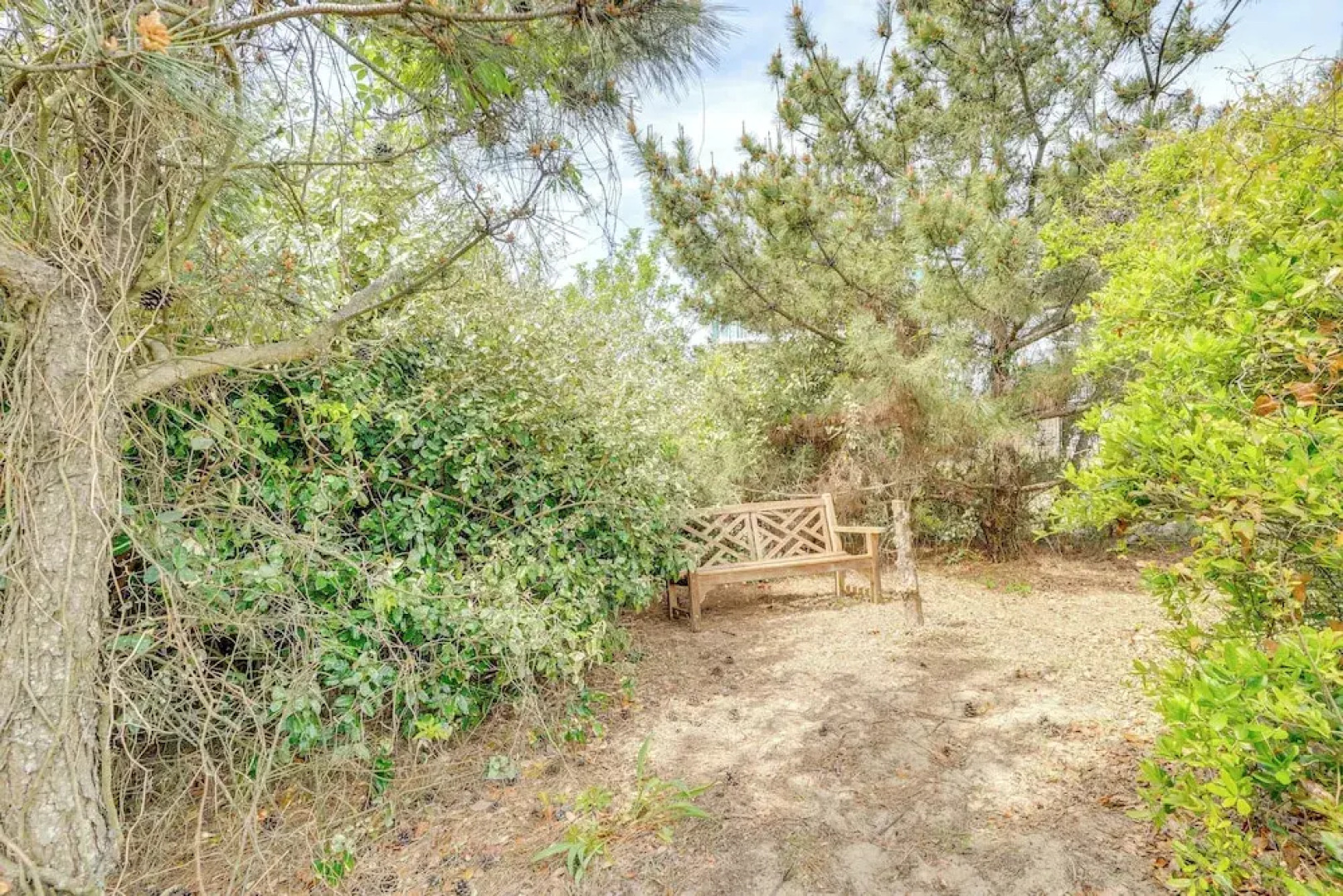 Updated Kitty Hawk Semi-oceanfront w/ Ocean Views