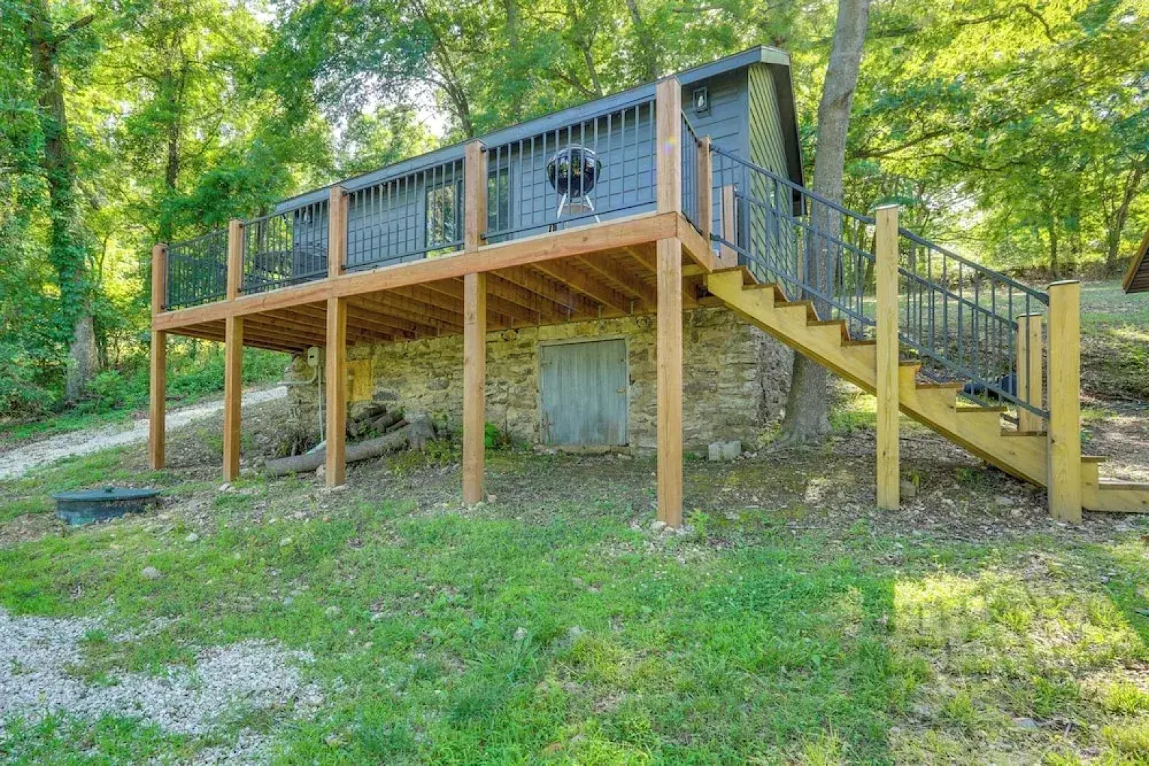 Waterfront Escape: Ozarks Home + Guest House!