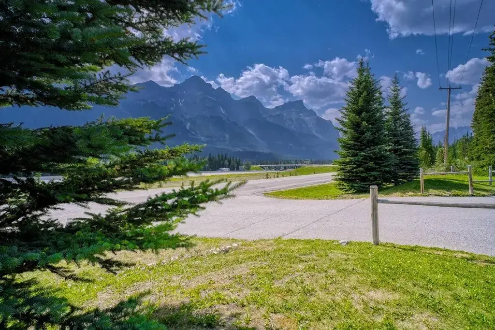 5 Mins to Banff - Cozy Townhome 2BR&2BATH - Banff Pass Included