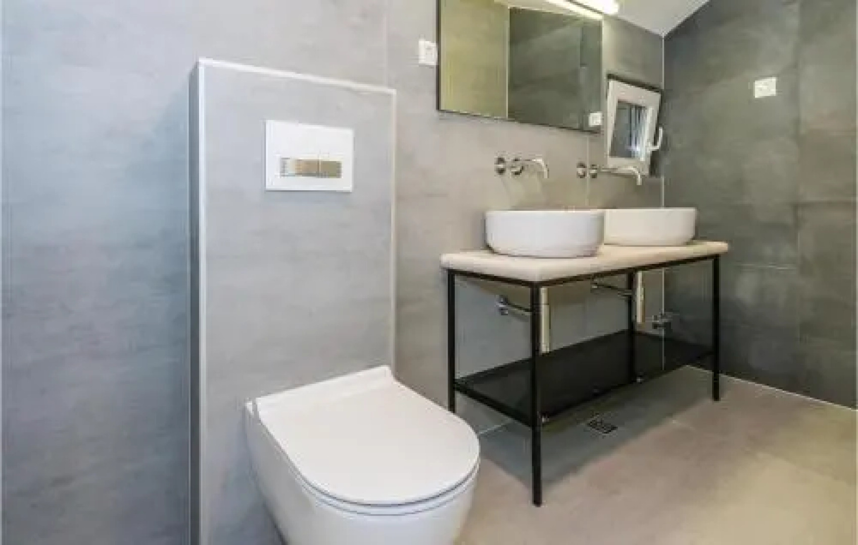 Four-Bedroom Holiday Home in Milna