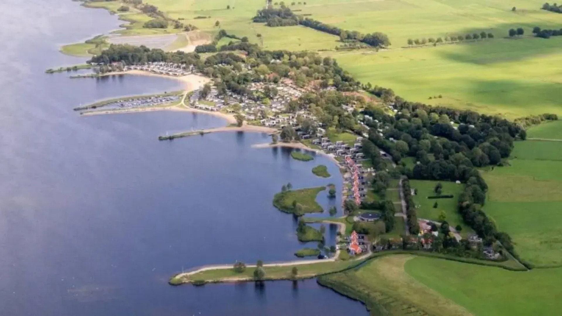 Prachtig 6-persoons chalet aan het Veluwemeer dichtbij Harderwijk, Amersfoort en Zwolle