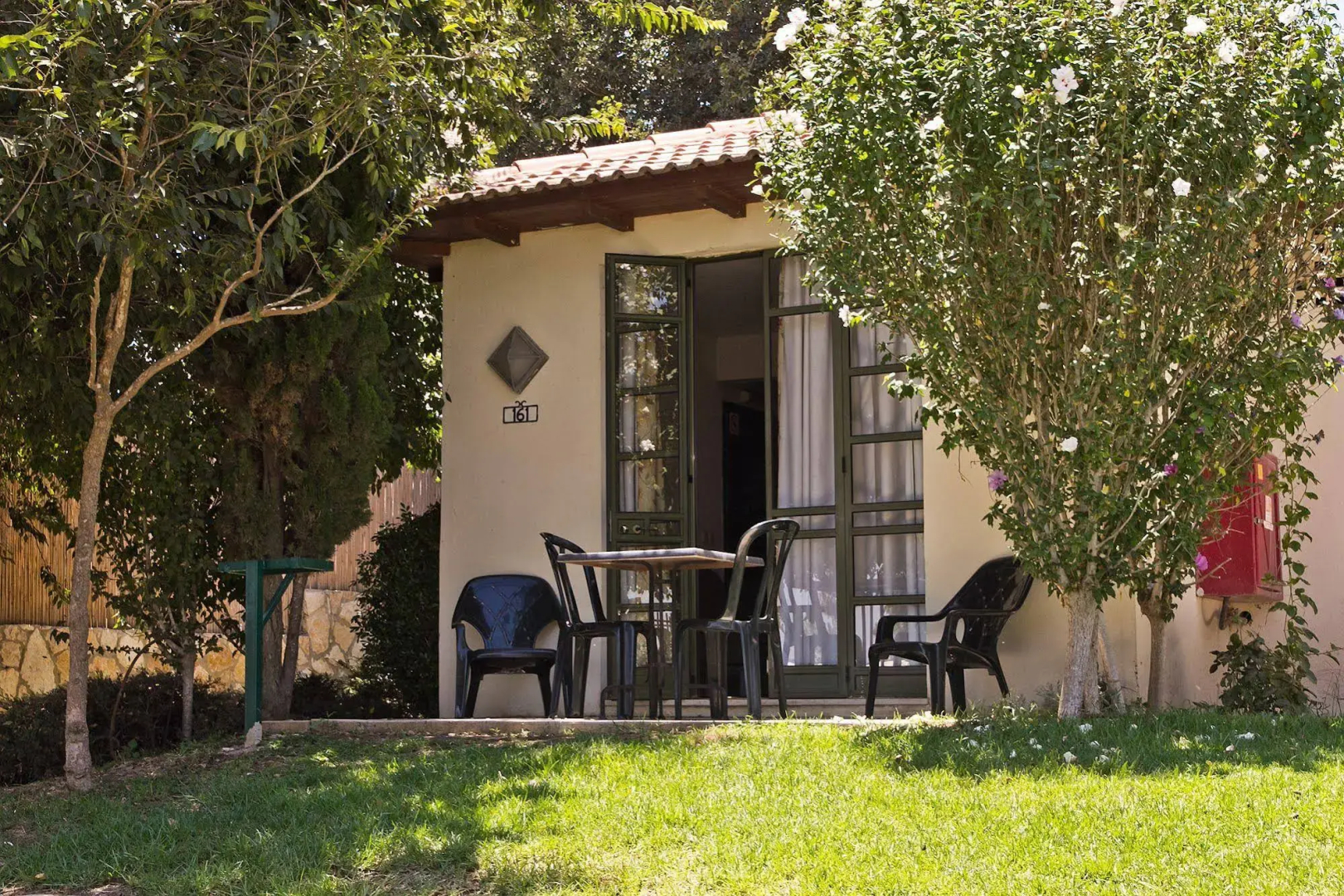 Shoresh Green Hills Family Suites Hotel