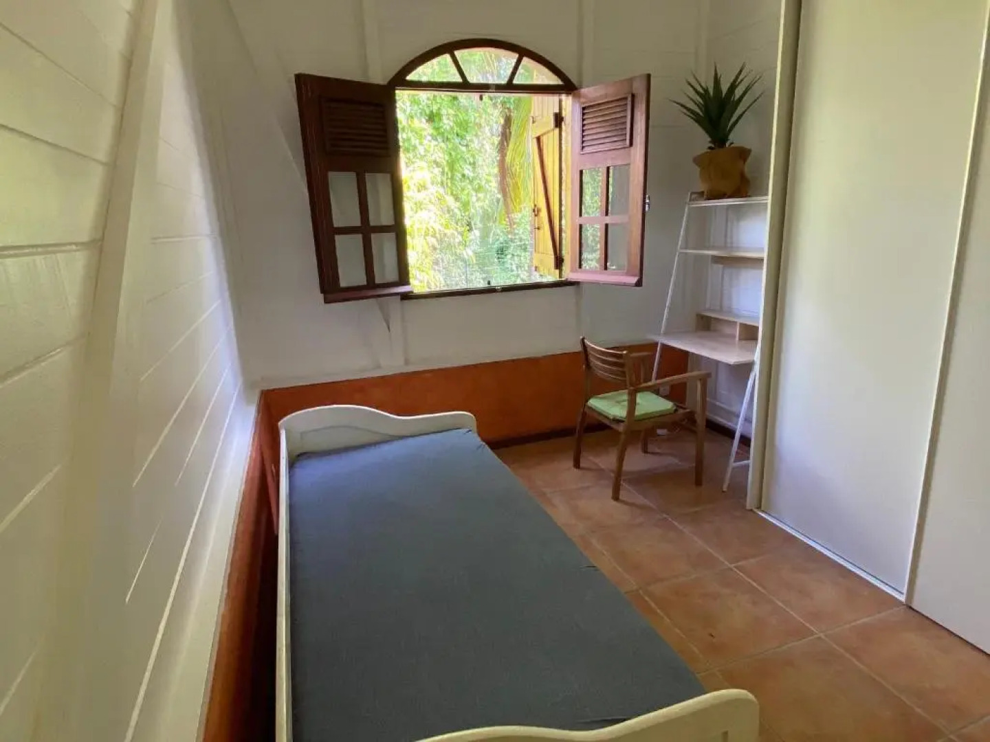 Magnifique Lodge en bois avec piscine et jardin de 800 m2