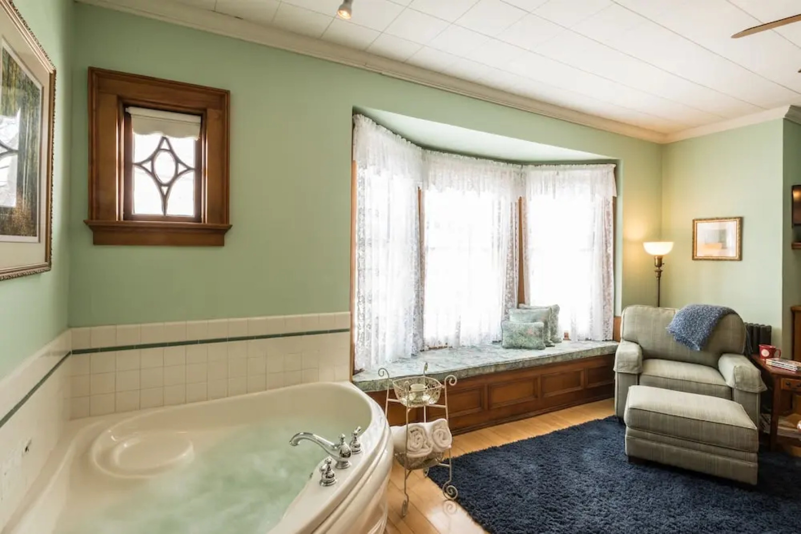 Honeybee Inn Bed & Breakfast