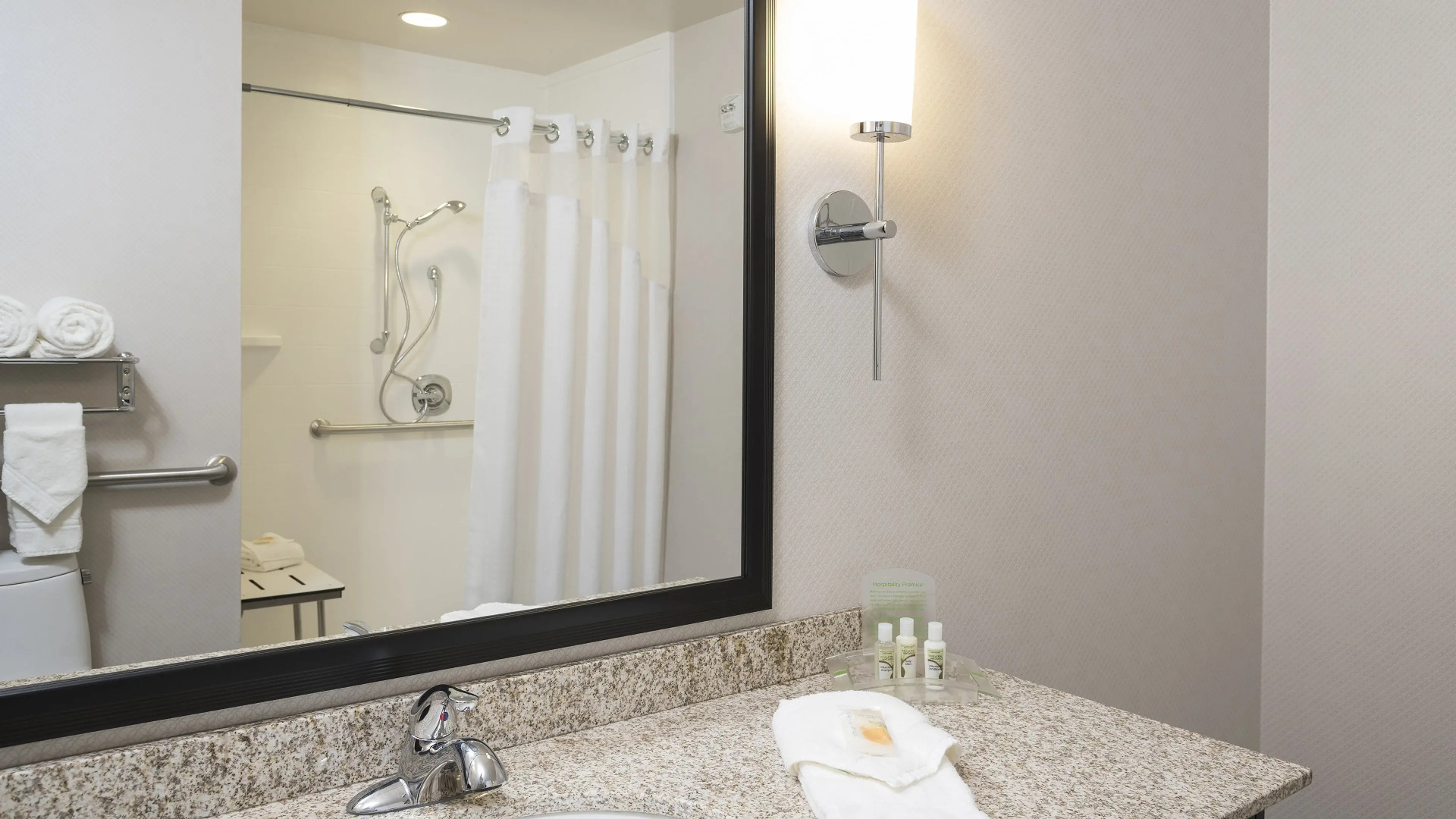 Holiday Inn Indianapolis Airport by IHG