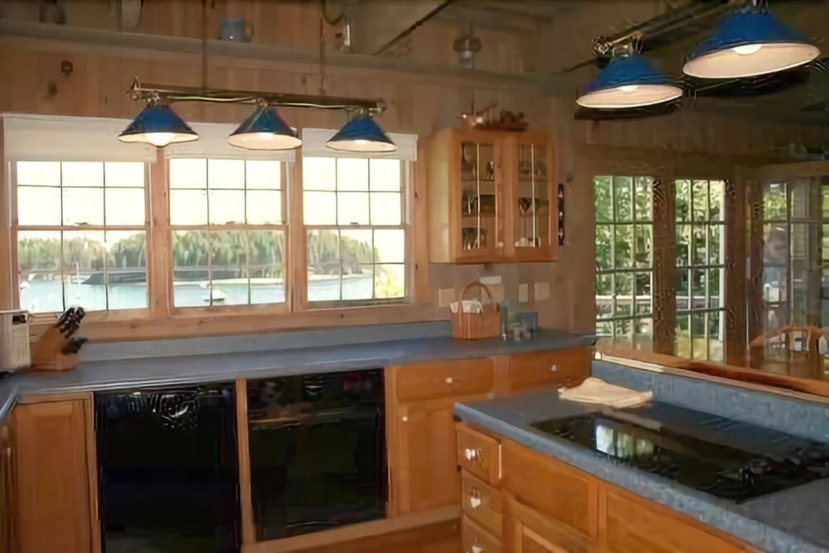 Paradise Lodge - Four Bedroom Home