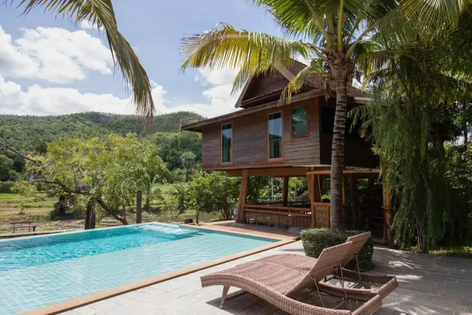 Royal Train Garden Resort By Zuzu