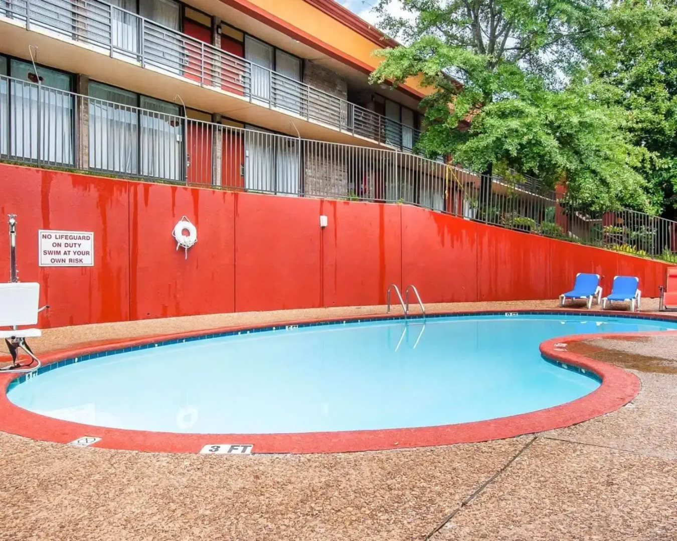 Clarion Inn & Suites University Center
