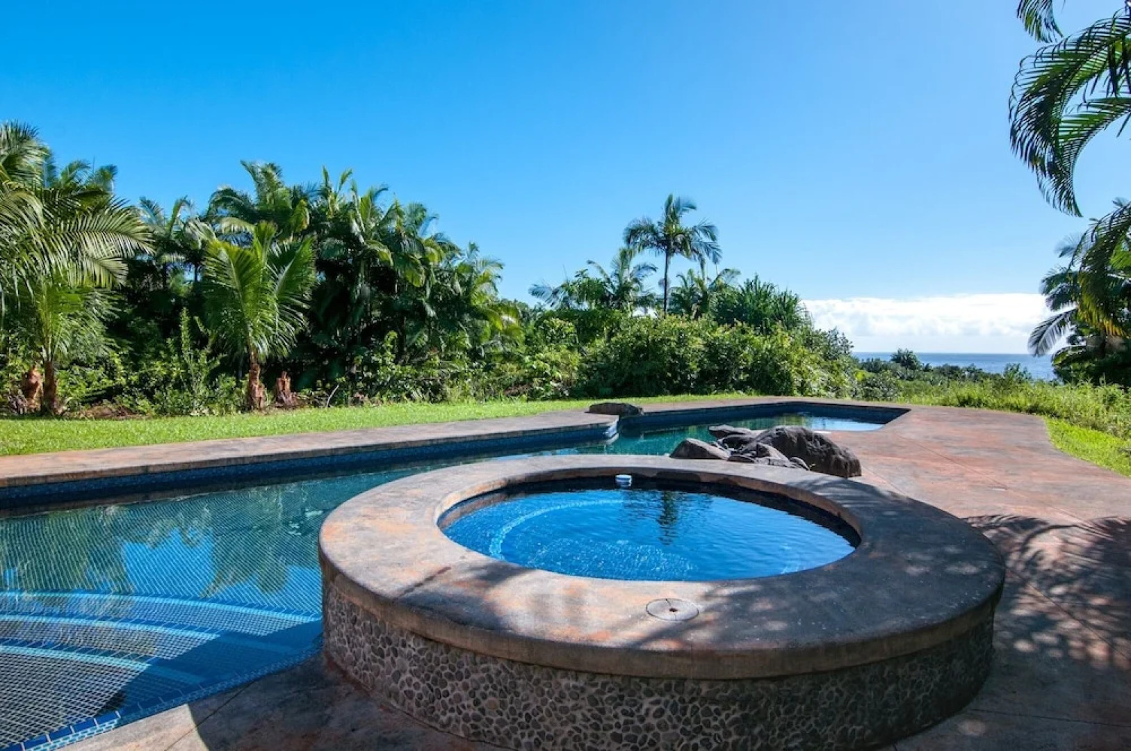 Birdsong 1 Bedroom Home by Redawning