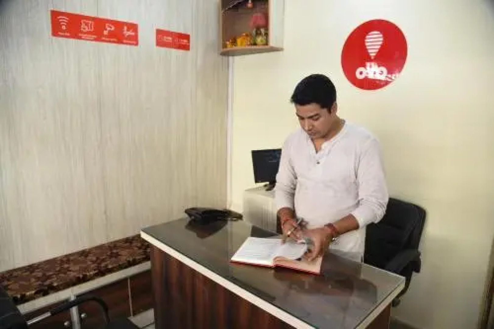 OYO 15684 Hotel Vibrant Inn