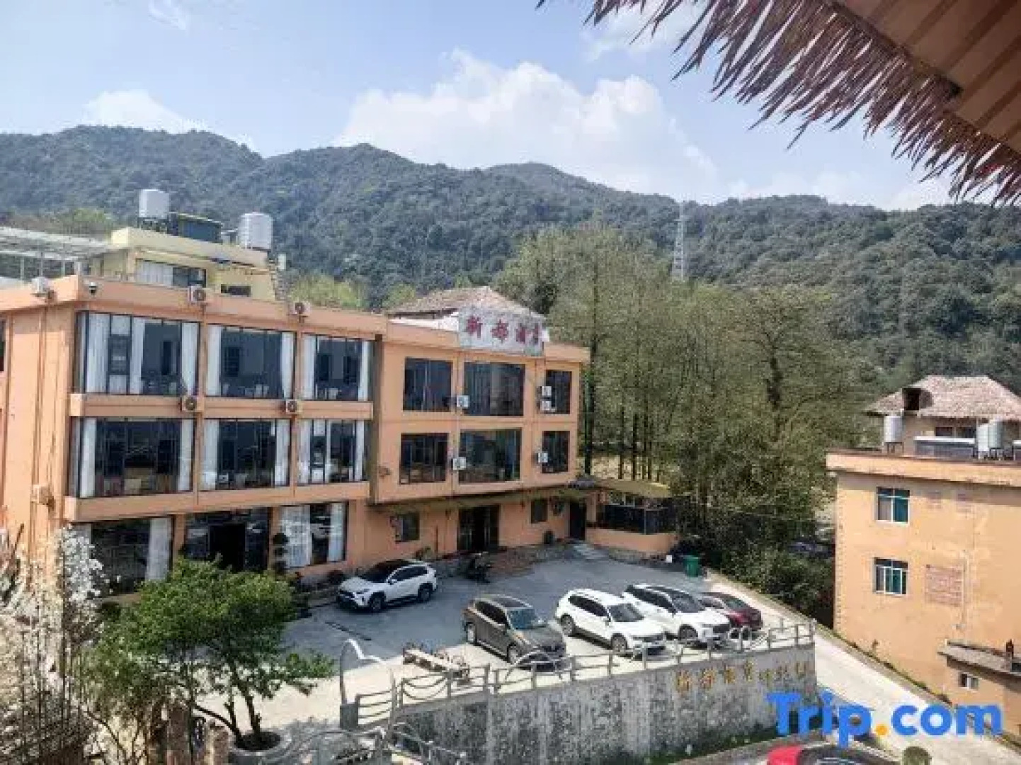 Yuanyang Duoyishu Xindu Hotel