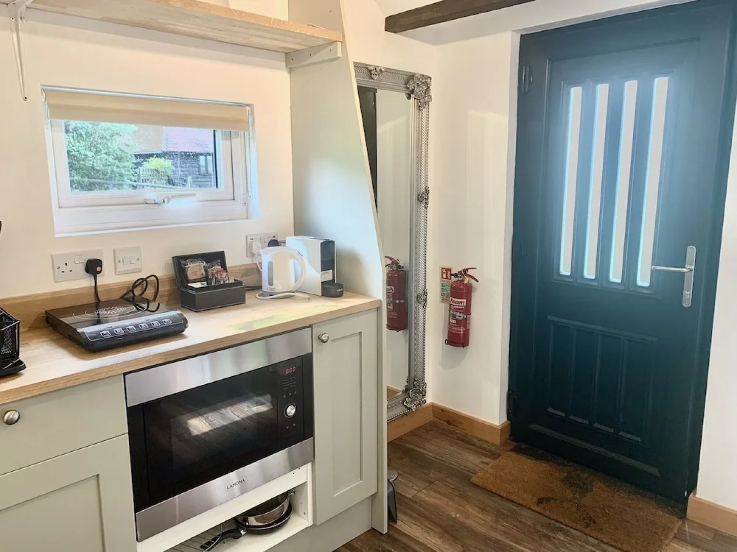 The Estate - 11 Bed - Sleeps 22 - Private Garden