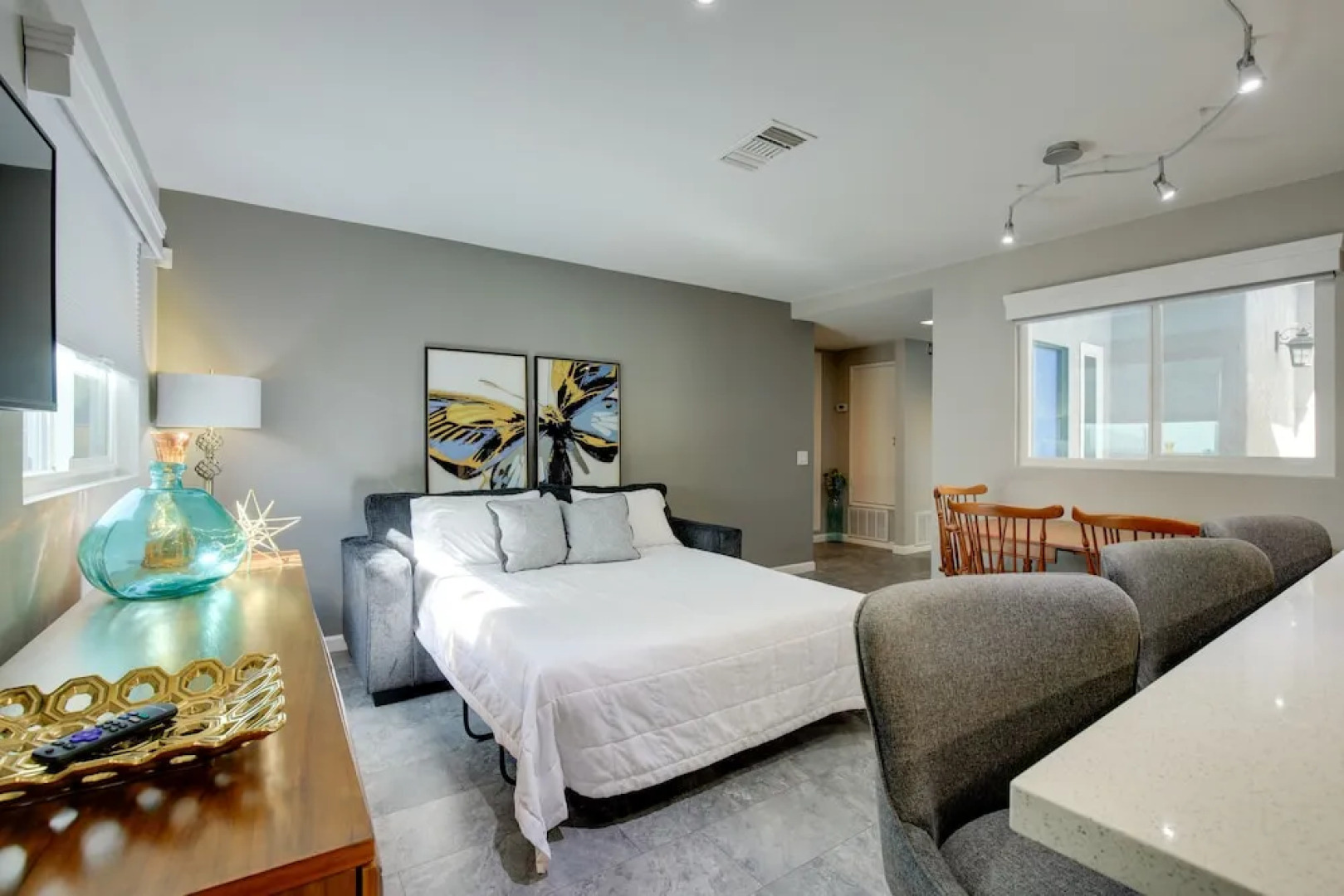 Theater Room & Pool Deck: Retreat in Palm Desert!