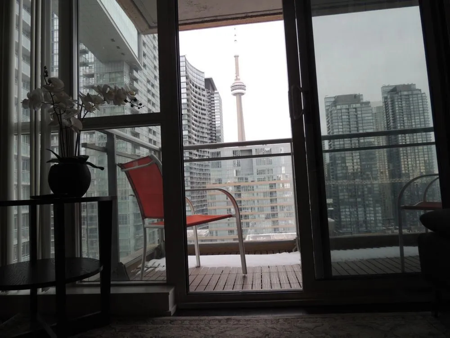 TVHR - Luxury Condos in Heart of Downtown