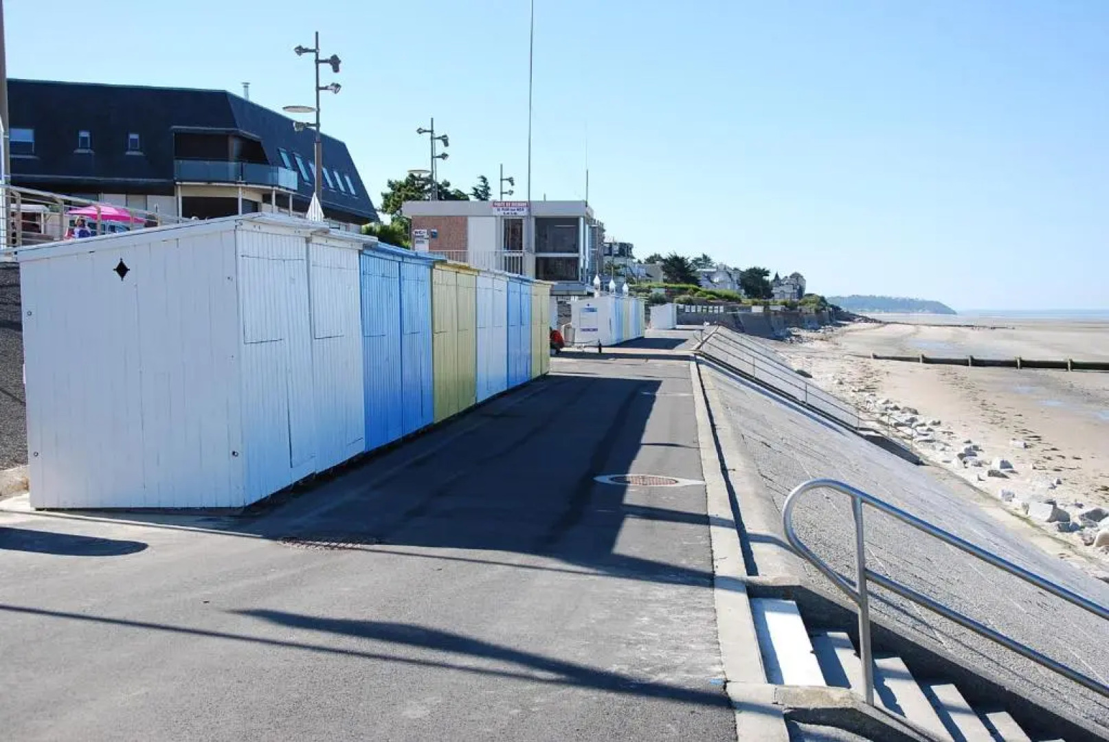 Tres Proche Granville Residence Midship