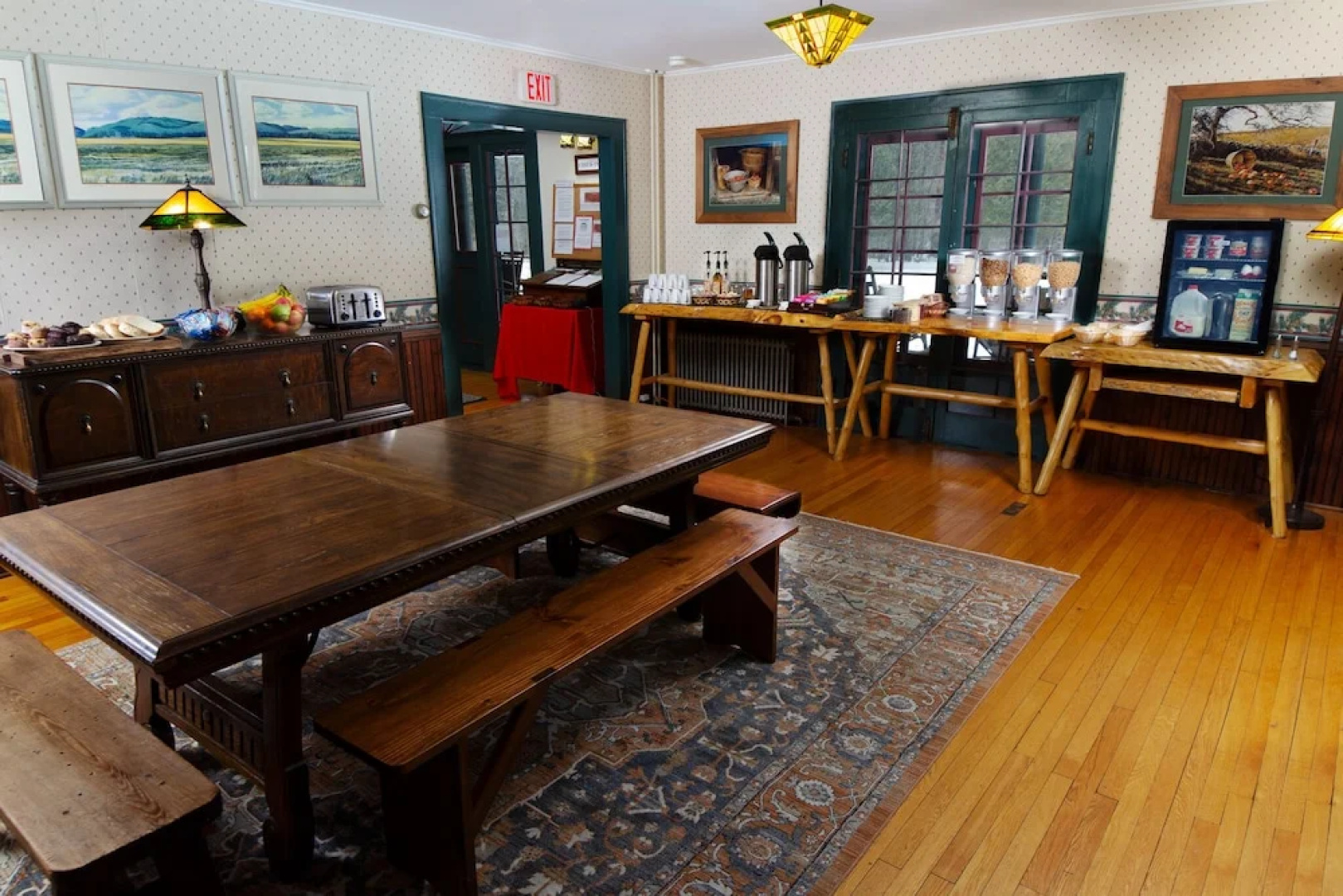 Trail's End Inn
