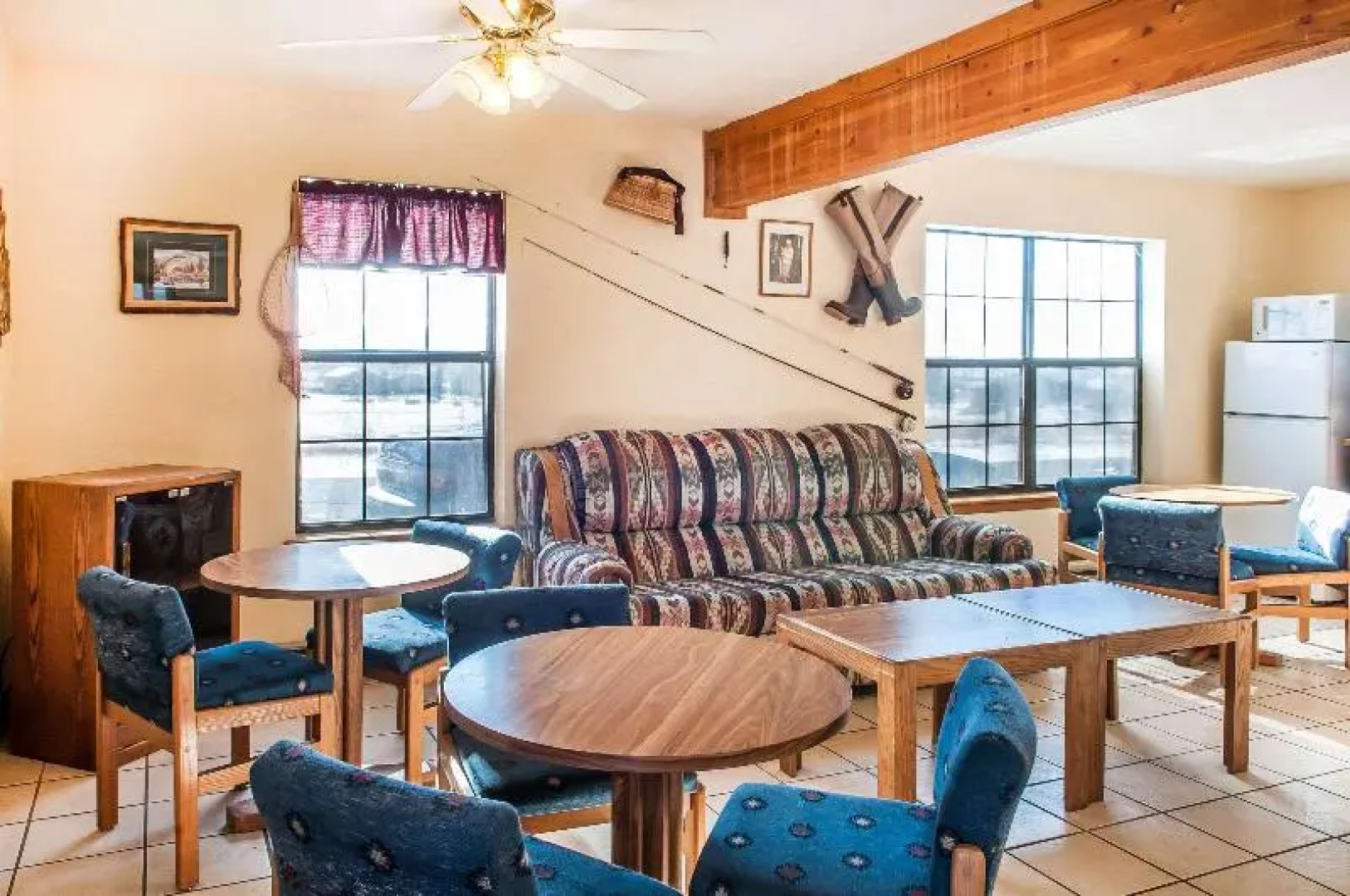 Econo Lodge Eagle Nest