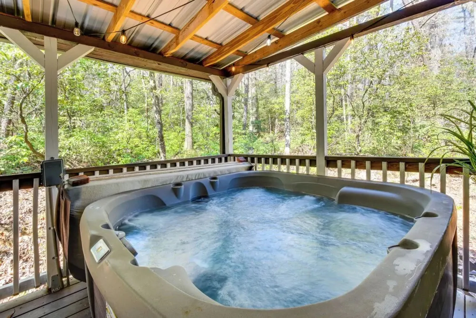 8 Mi to Helen: Sautee Nacoochee Home w/ Hot Tub