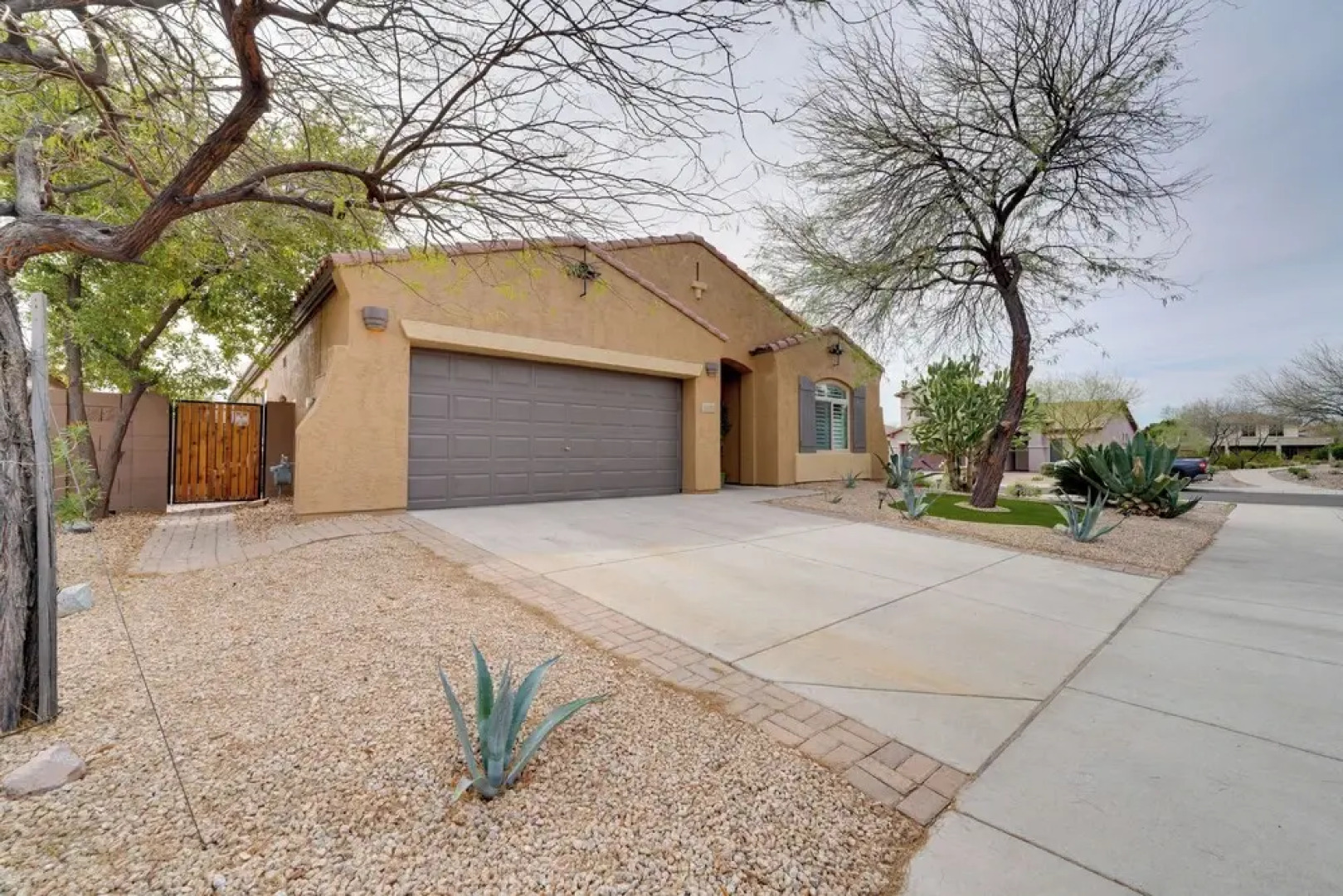 8 Mi to Sports Complex: Peoria Home w/ Hot Tub!