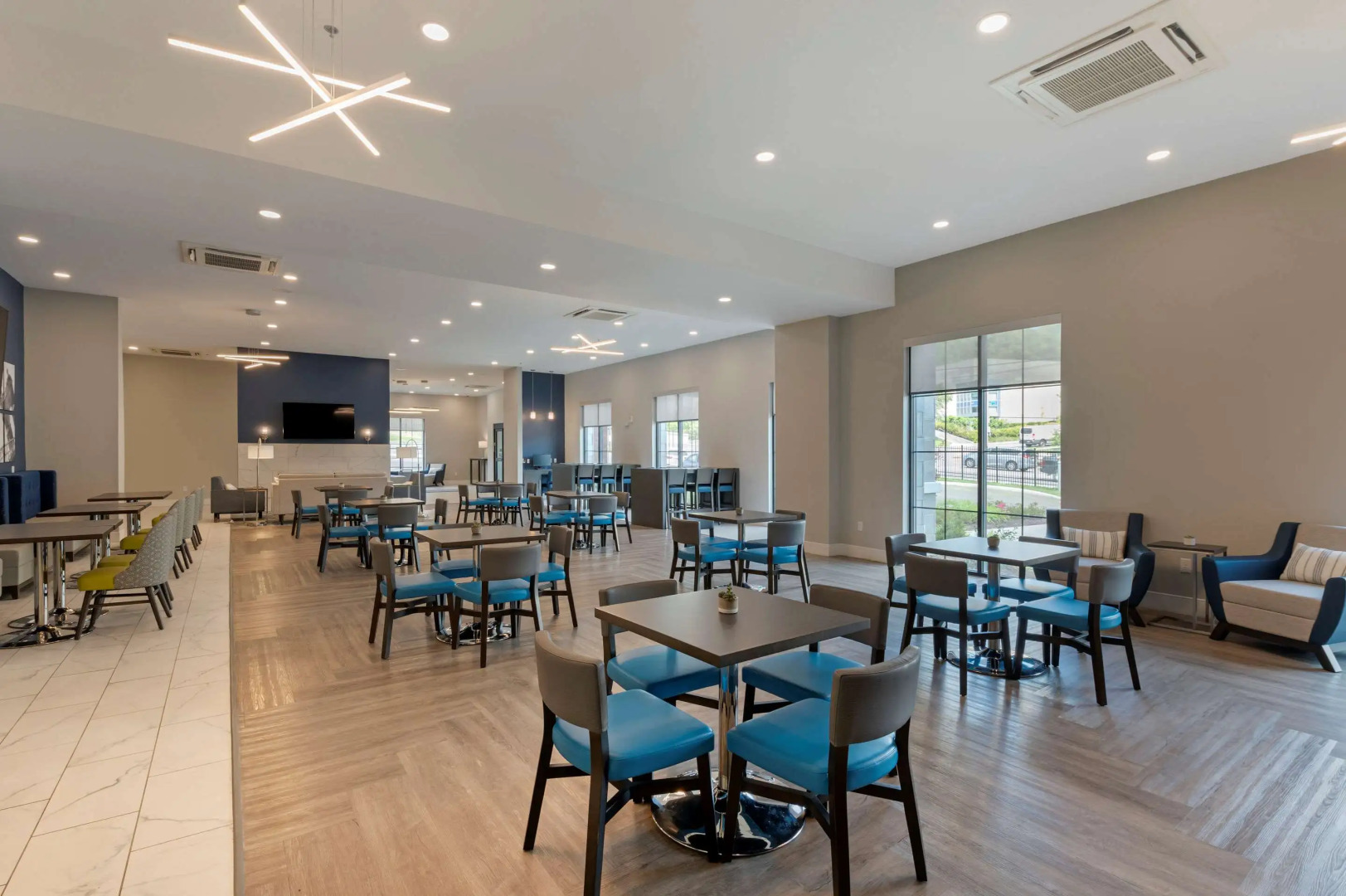 Comfort Suites Cincinnati University - Downtown