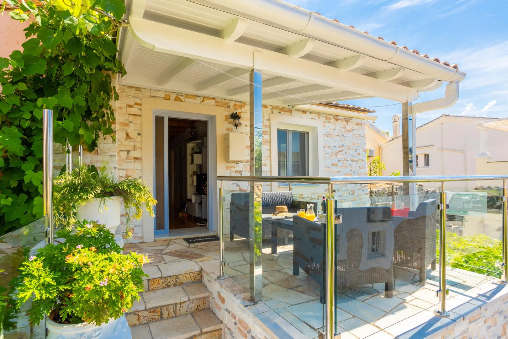 Porto Walk to Beach Sea Views A C Wifi Car Not Required - 385