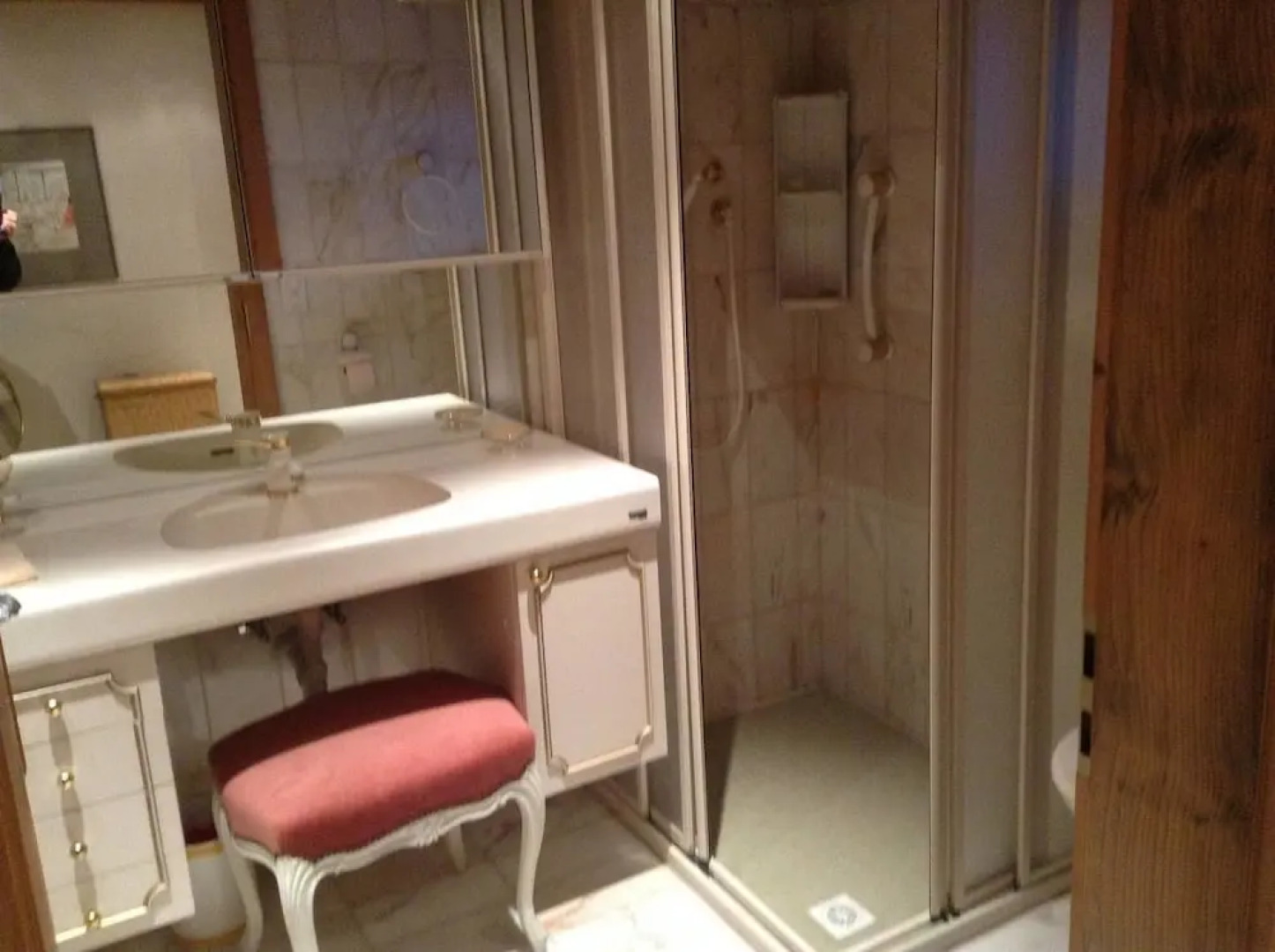 Big Luxurious Chalet in Schönried