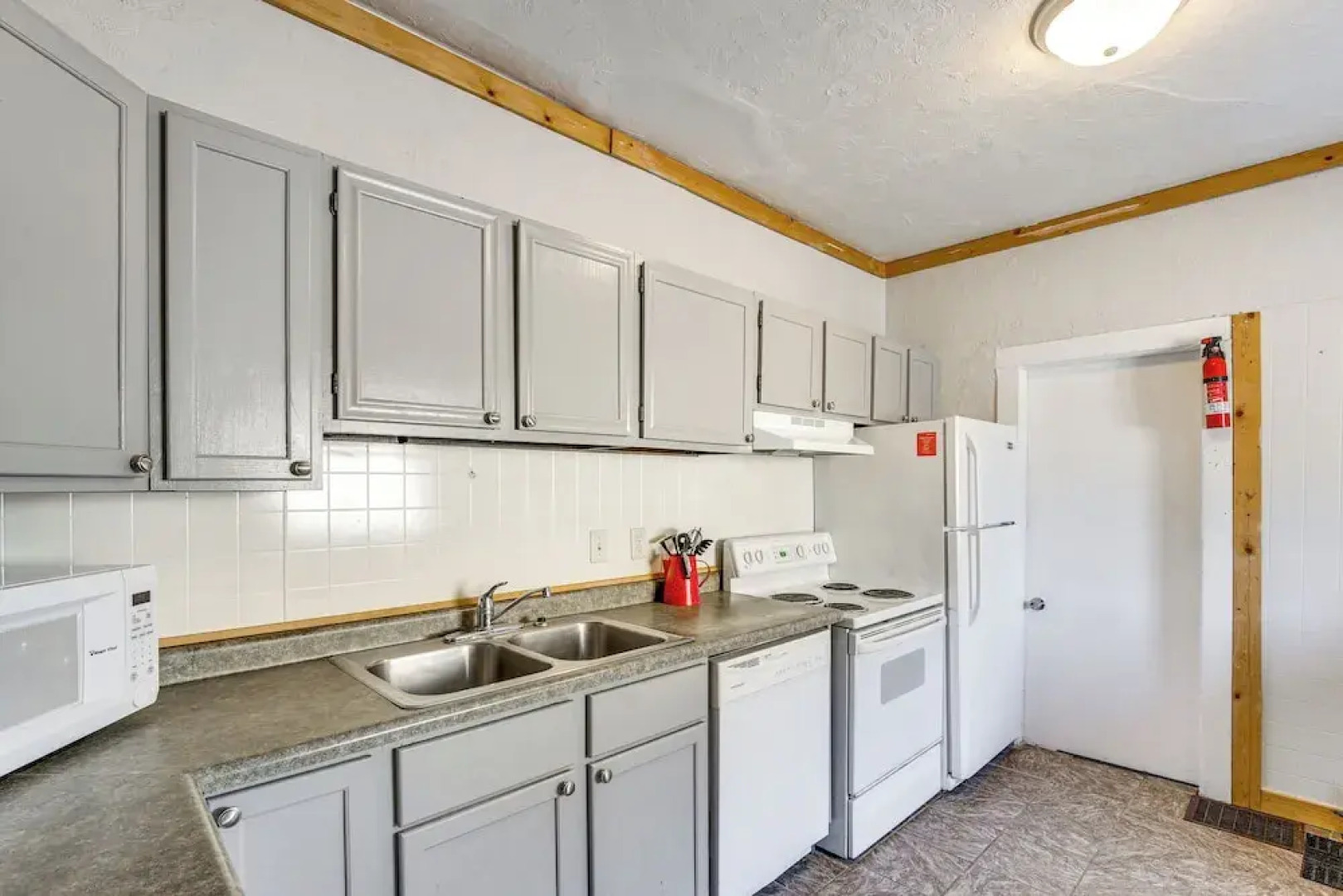 1 Mi to Downtown: Welcoming Winona Duplex