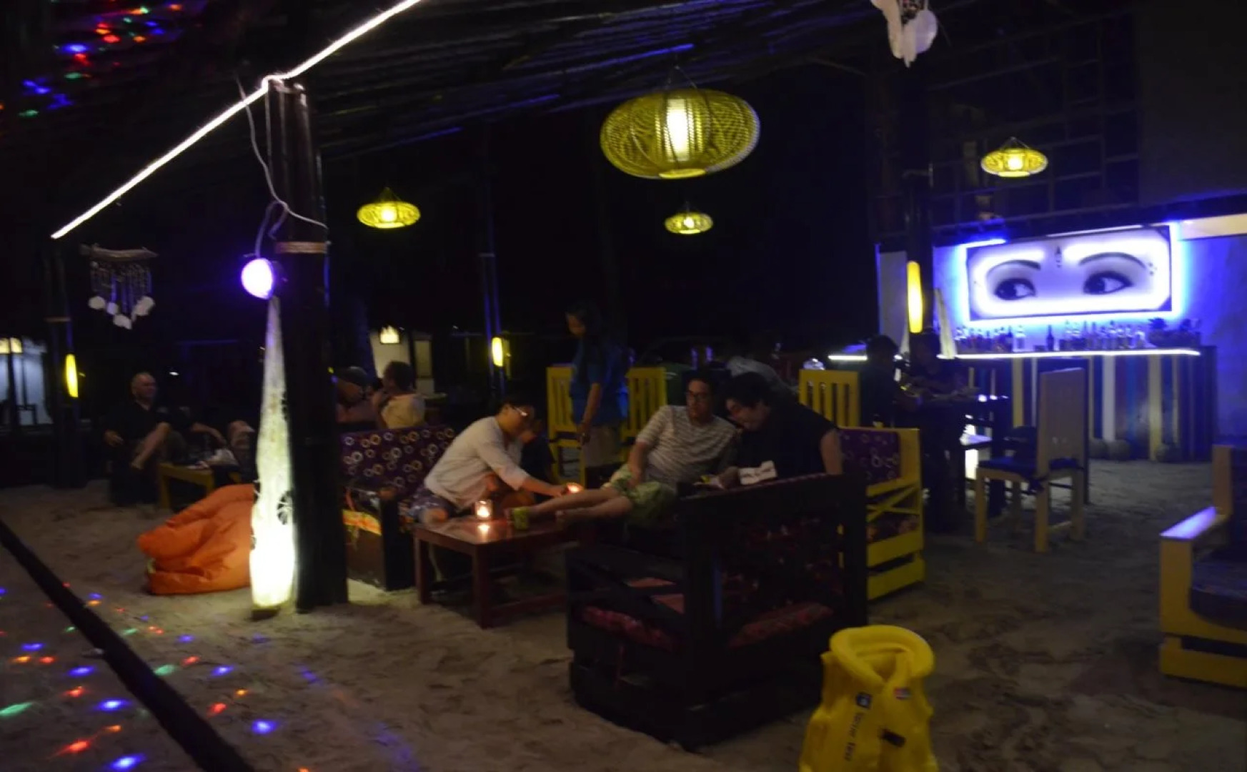 Peace & Love Beach Club