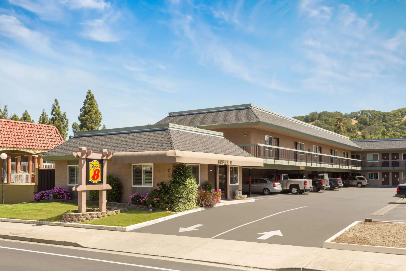 Super 8 by Wyndham Martinez