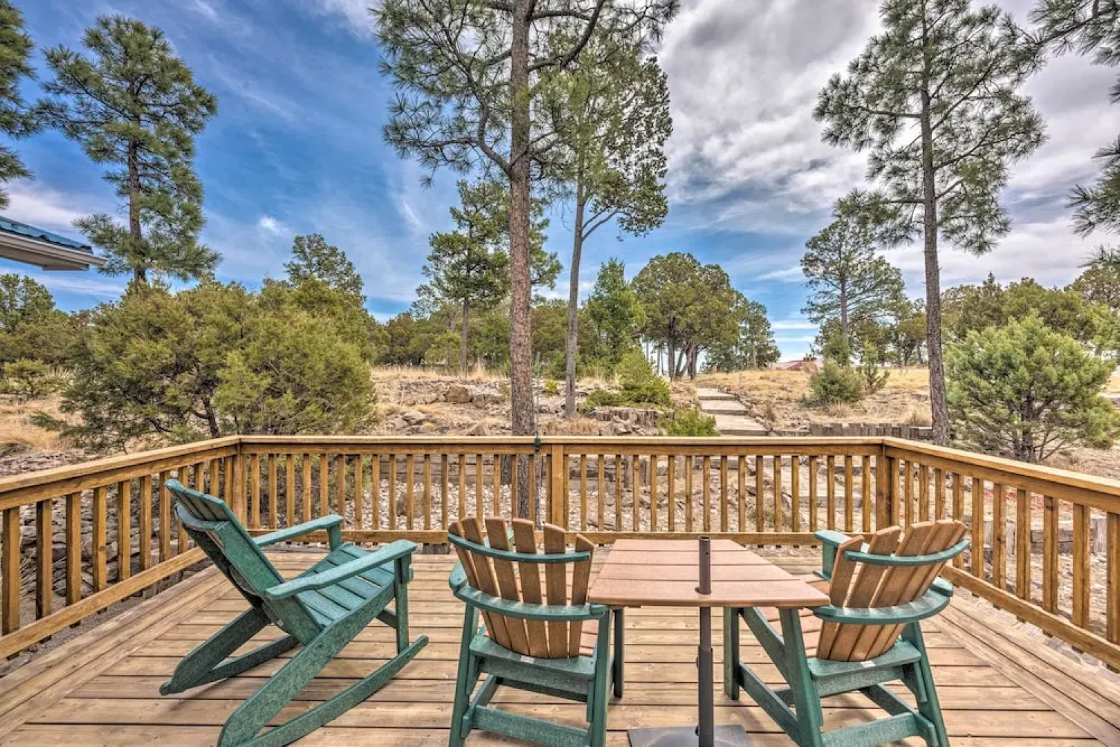 Alto Cabin w/ Stunning Views, Hot Tub + Sauna!