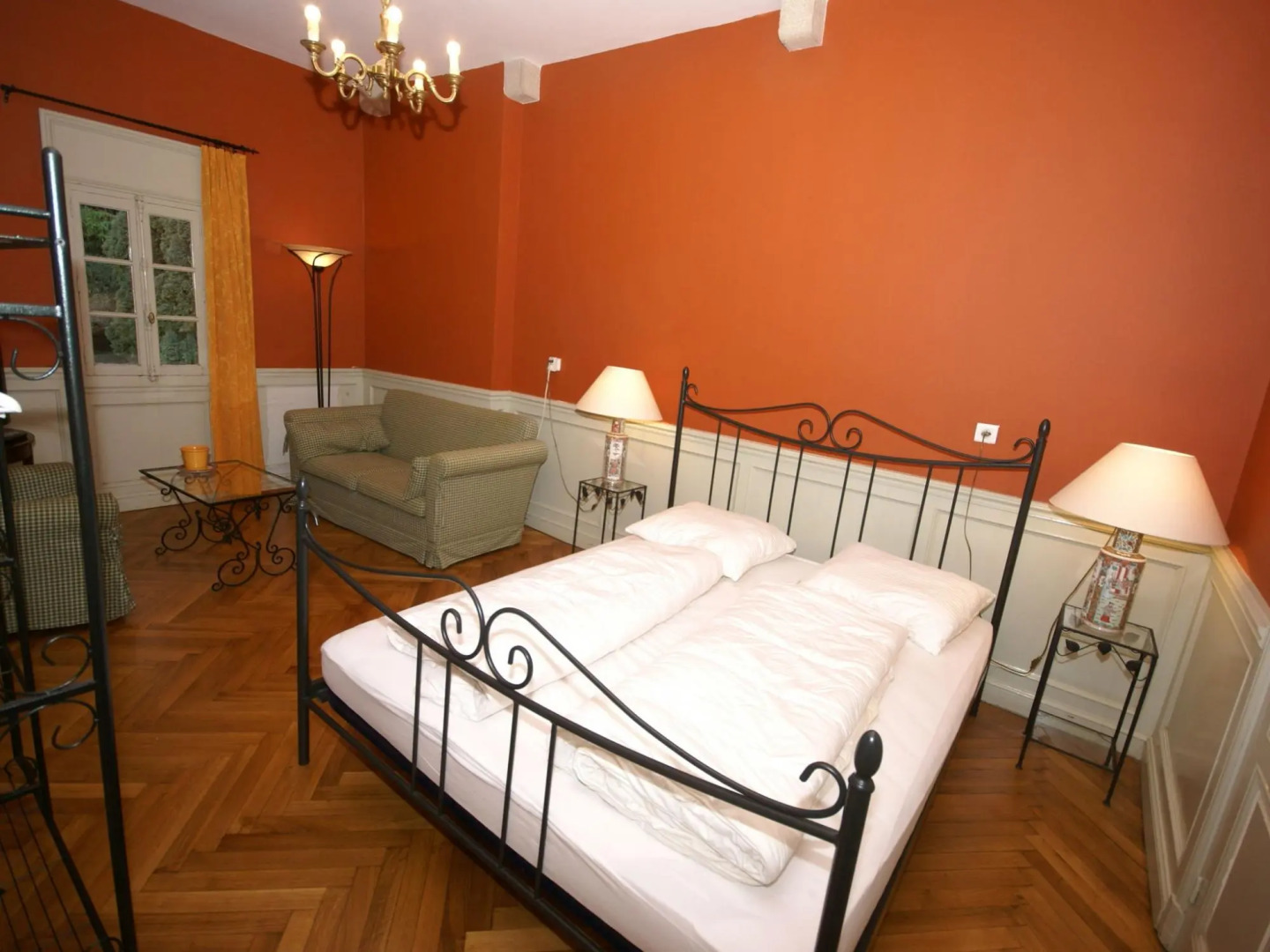 Charming Castle in Serrieres-en-chautagn With Pool