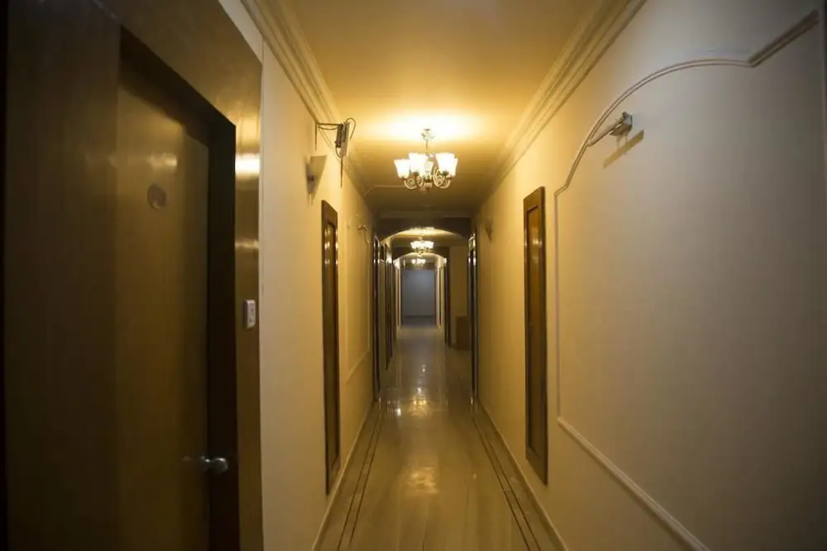 ADB Rooms Hotel Sahiwa