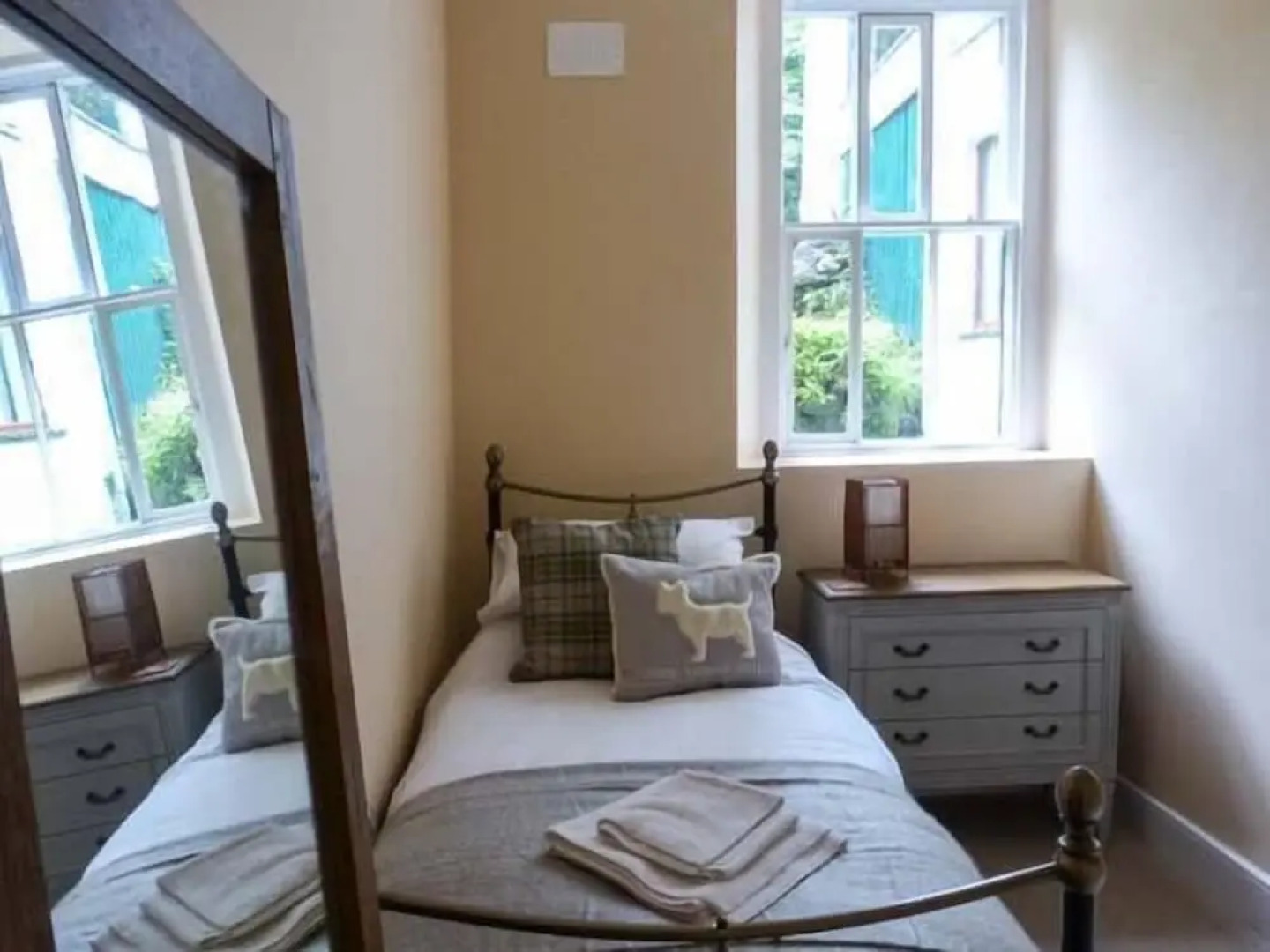 White Moss, Wood Close