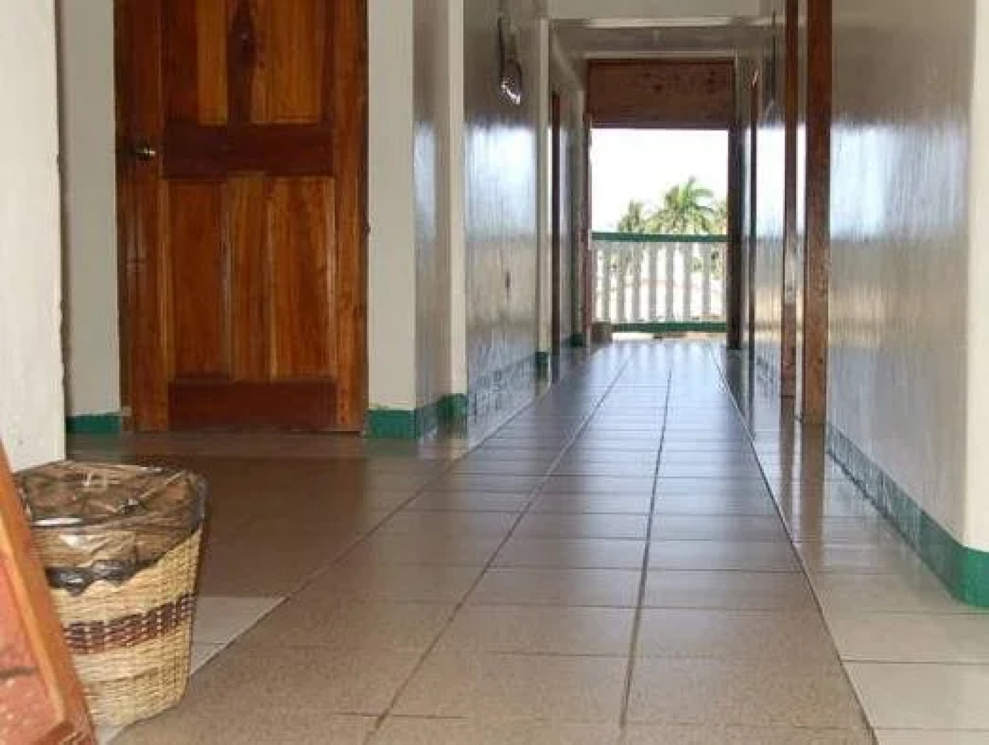 Chaleanor Hotel
