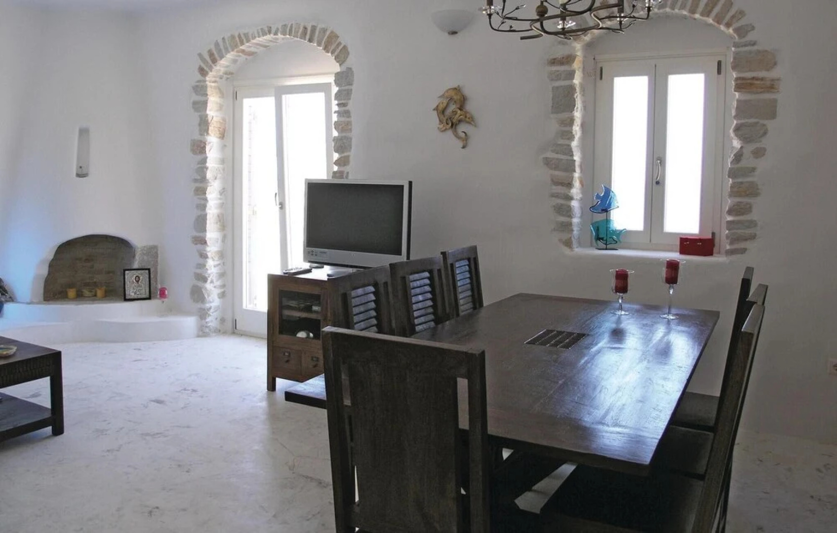 Amazing Home in Ampela, Paros With 3 Bedrooms and Wifi
