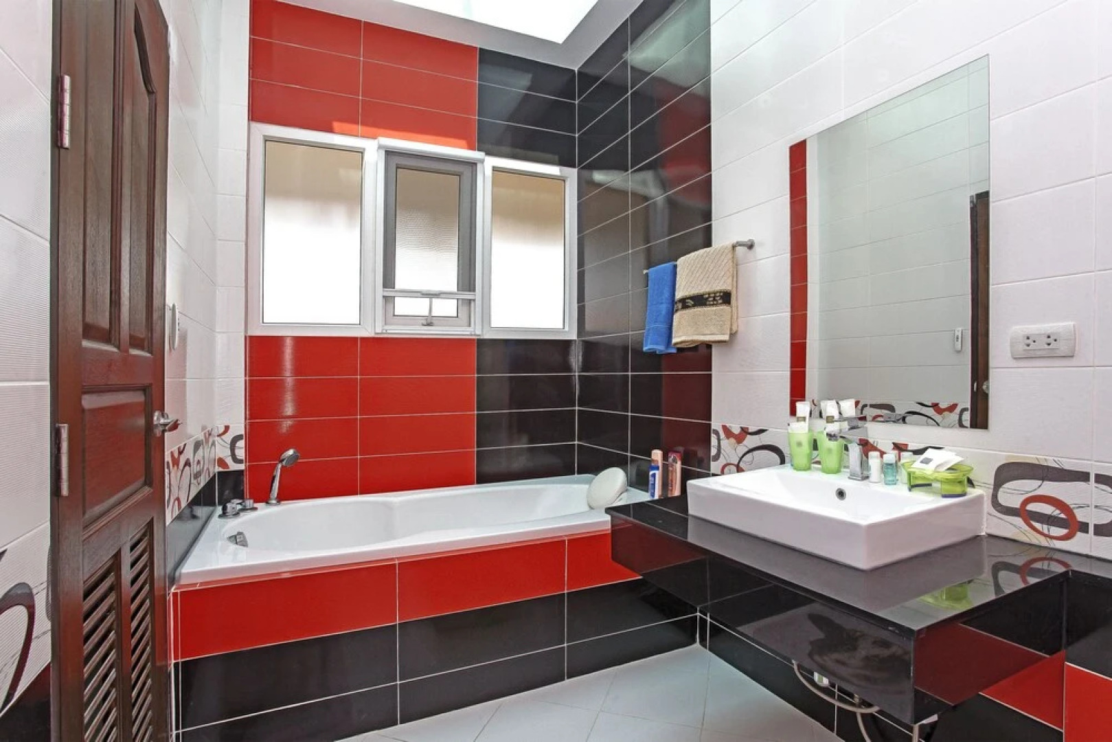 Thammachat Vints No.141