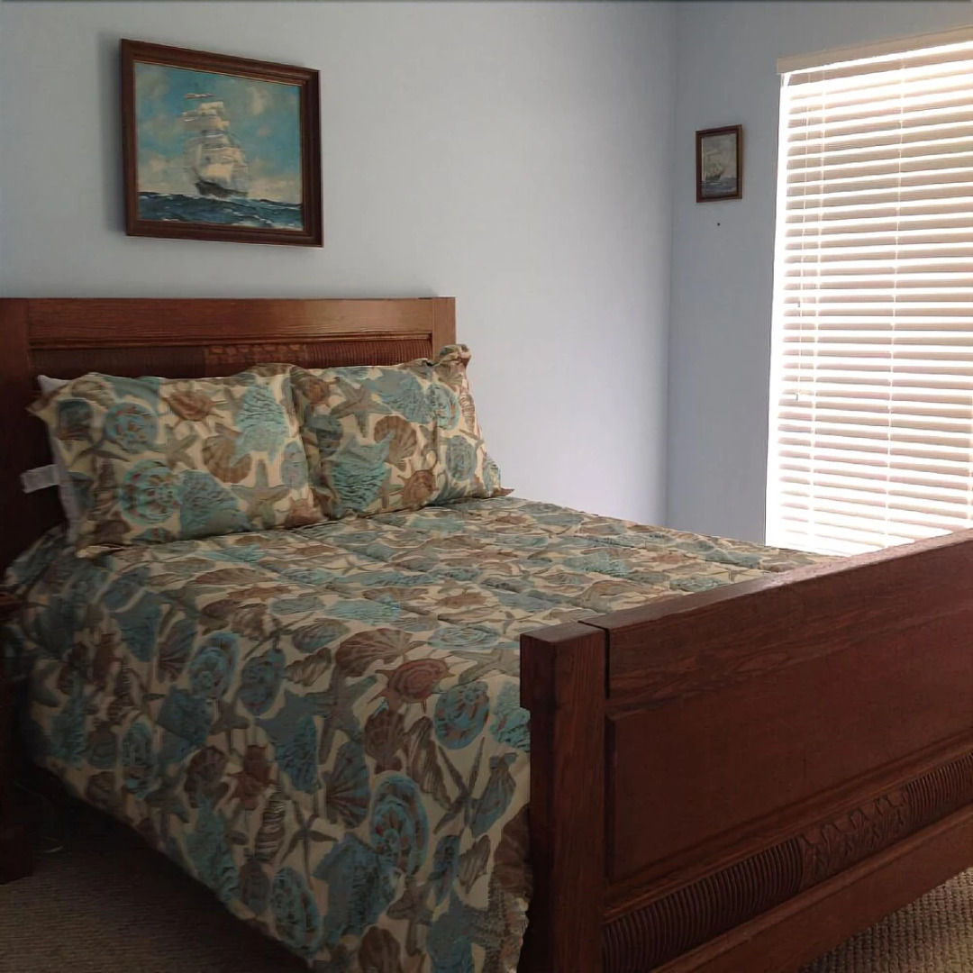 Going Coastal - 5 Br home by RedAwning