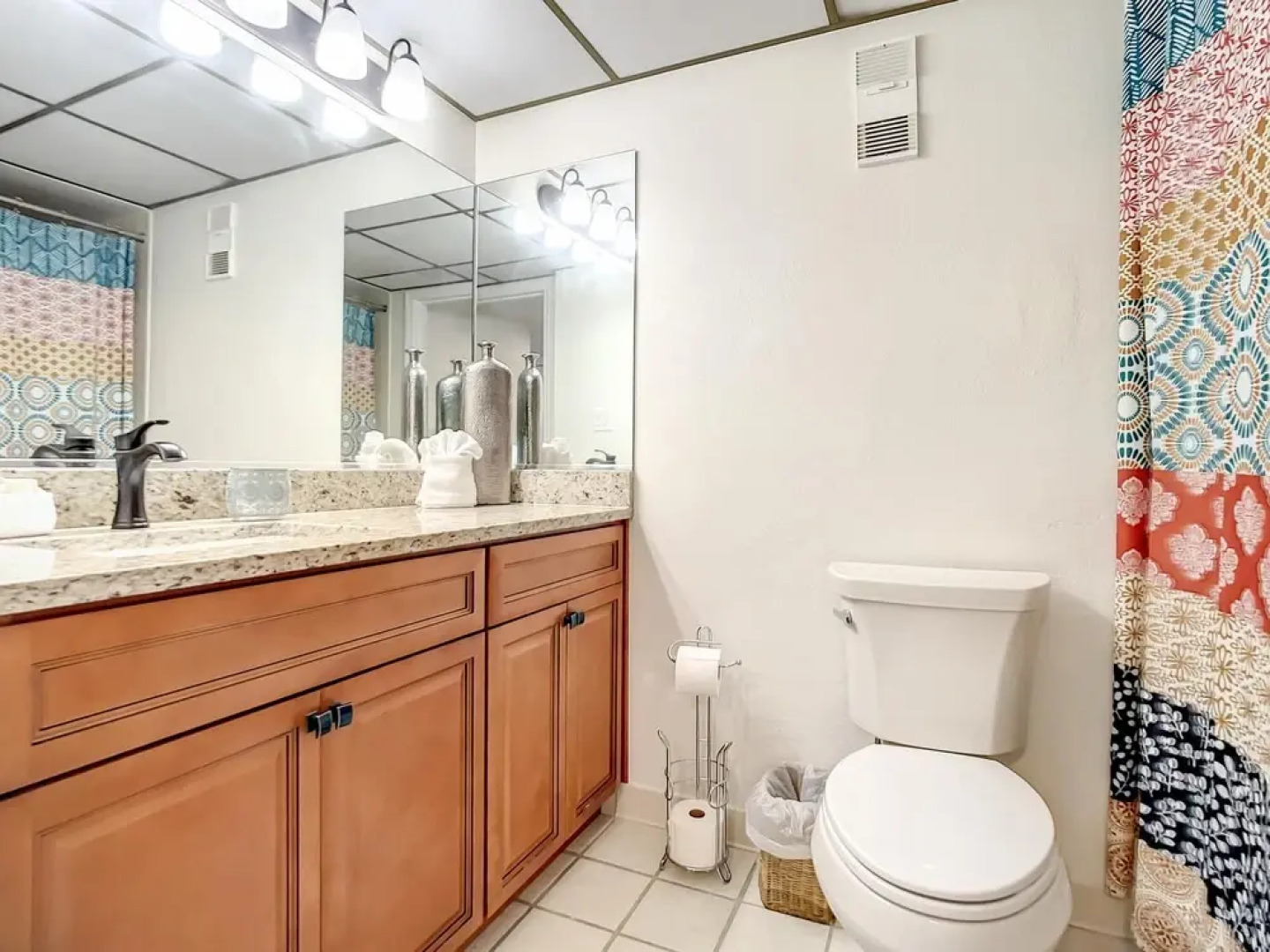 Ocean View Ground Level Seascape Towers Overlooking Pool Walk Right out to the Beach Sst126