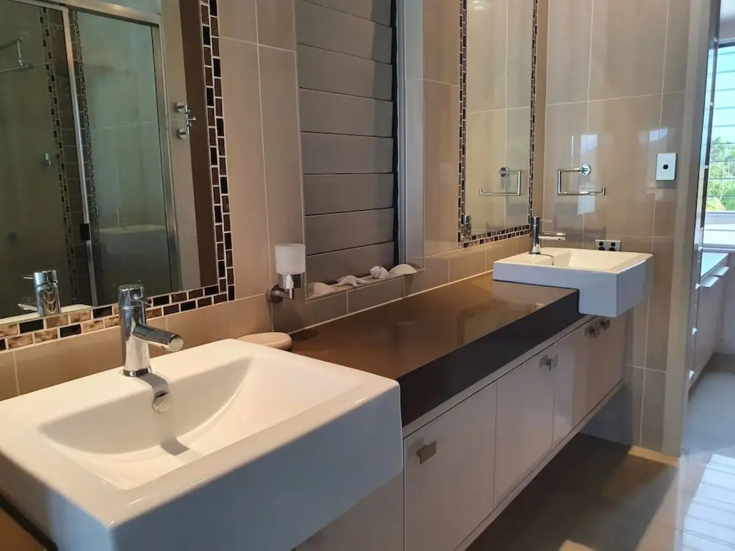 Hinchinbrook Harbour Holiday Apartments