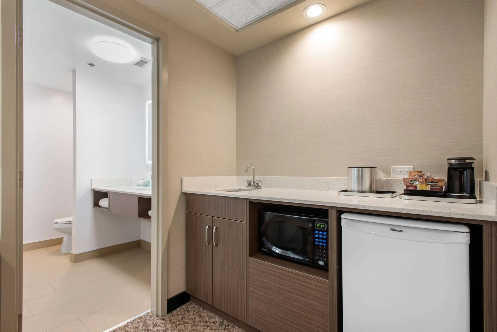 Clarion Hotel & Suites