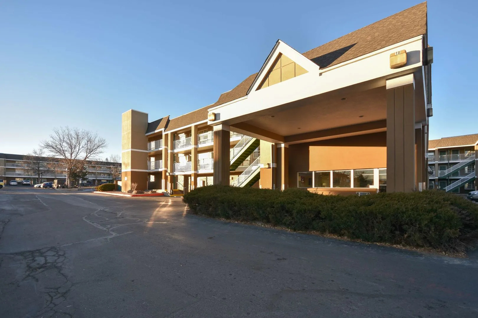 HomeTowne Studios by Red Roof Denver - Lakewood West