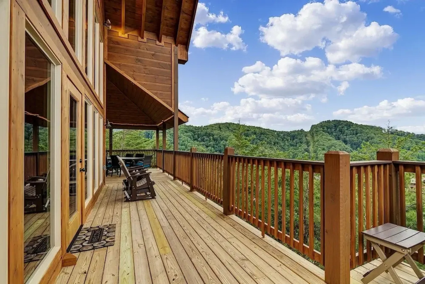 Take A Paws - 3 Bedrooms, 3 Baths, Sleeps 8 1 Cabin by RedAwning