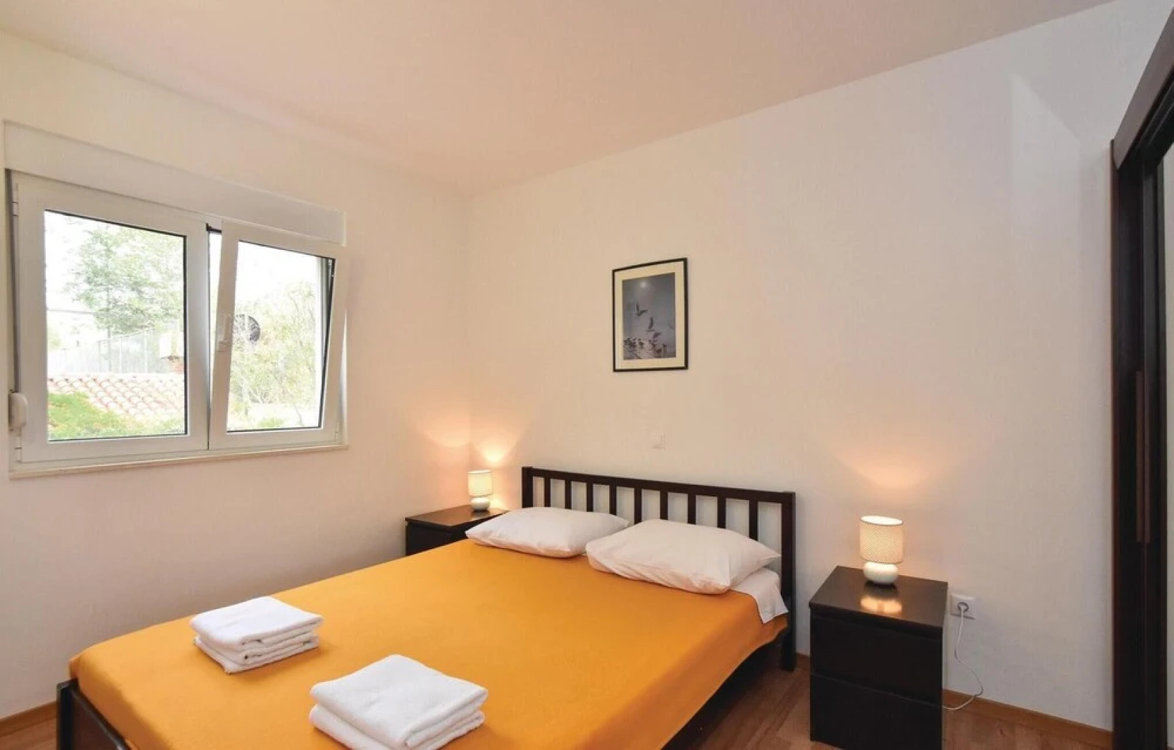 Awesome Home in Duce With Wifi and 9 Bedrooms