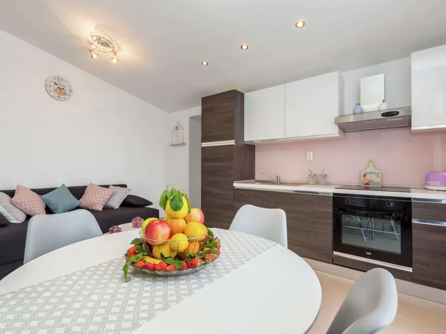 Sea-view Retreat, Kastel