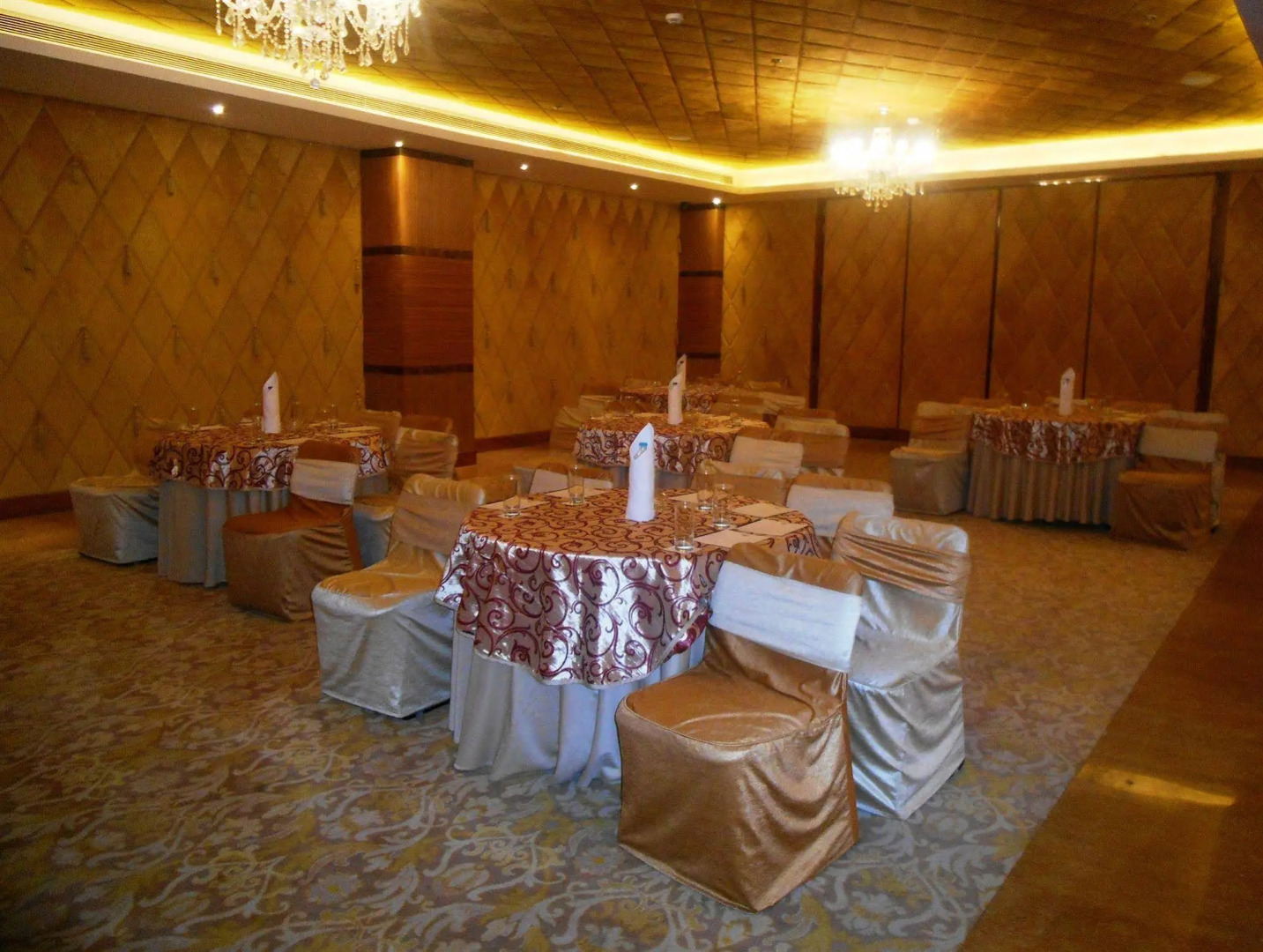 Country Inn & Suites by Carlson, Meerut