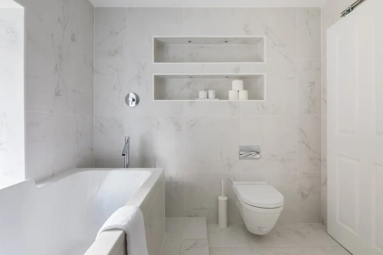 The Ascot Retreat - Spacious 3BDR Home with Parking & Garden