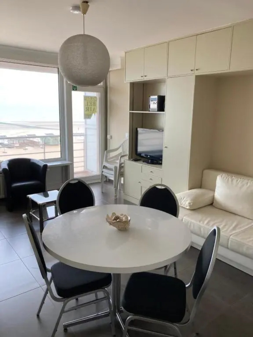 SEAVIEW Studio with sleeping corner 4 p - OOSTENDE - Type Sluis - direct seaview, situated at the beachfront