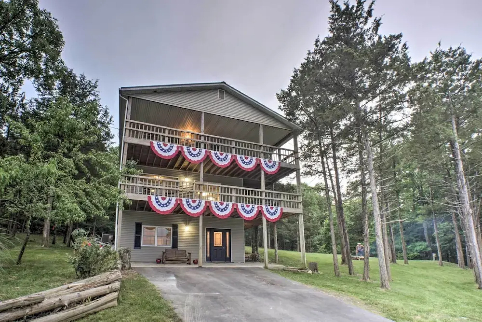 Lakeside Blue Eye Escape w/ Game Room & Hot Tub!