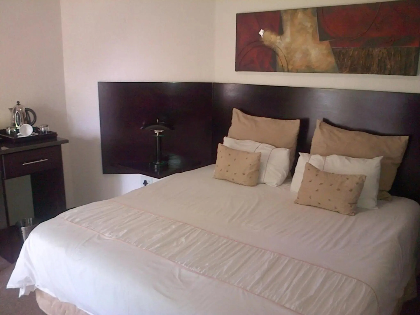 Waterfront Country Lodge